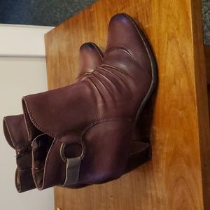 Earth Origins Leather Sz 9 Red 🍷 Ankle Bootie Boot Shoe Side Zip 2.5" heel